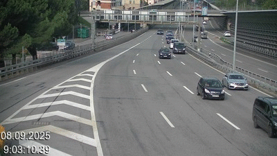 Webcam sur l'A2 en Suisse juste après le passage de la frontière italienne. Vue orientée vers Lugano