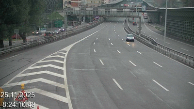 Webcam sur l'A2 en Suisse juste après le passage de la frontière italienne. Vue orientée vers Lugano