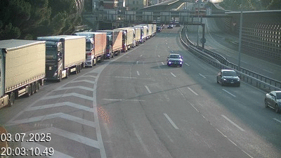 Webcam sur l'A2 en Suisse juste après le passage de la frontière italienne. Vue orientée vers Lugano