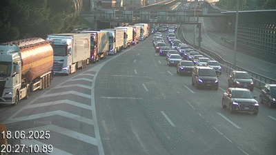 Webcam sur l'A2 en Suisse juste après le passage de la frontière italienne. Vue orientée vers Lugano