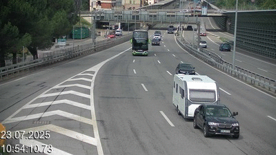Webcam sur l'A2 en Suisse juste après le passage de la frontière italienne. Vue orientée vers Lugano