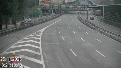 Webcam sur l'A2 en Suisse juste après le passage de la frontière italienne. Vue orientée vers Lugano