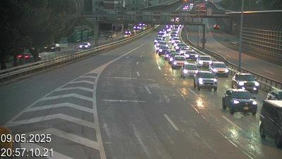 Webcam sur l'A2 en Suisse juste après le passage de la frontière italienne. Vue orientée vers Lugano