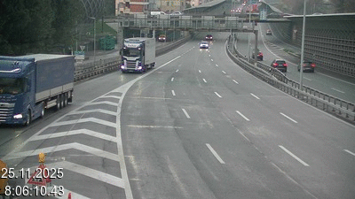Webcam sur l'A2 en Suisse juste après le passage de la frontière italienne. Vue orientée vers Lugano