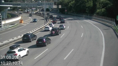 <h2>Webcam à la frontière entre la Suisse et l'Italie. Vue orientée vers le poste de contrôle des voitures depuis l'A2 en Suisse à Chiasso vers Como</h2>
