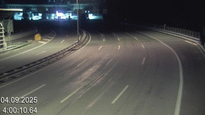 Webcam à la frontière entre la Suisse et l'Italie. Vue orientée vers le poste de contrôle des voitures depuis l'A2 en Suisse à Chiasso vers Como