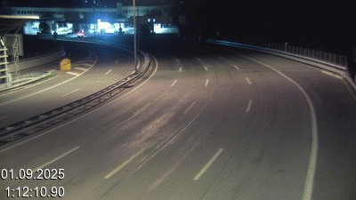 Webcam à la frontière entre la Suisse et l'Italie. Vue orientée vers le poste de contrôle des voitures depuis l'A2 en Suisse à Chiasso vers Como