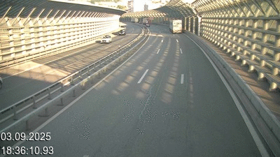 Webcam sur l'A2 en Suisse, à 1 kilomètre de la frontière avec l'Italie. Vue orientée vers Come