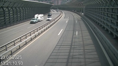 Webcam sur l'A2 en Suisse, à 1 kilomètre de la frontière avec l'Italie. Vue orientée vers Come