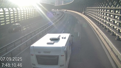 Webcam sur l'A2 en Suisse, à 1 kilomètre de la frontière avec l'Italie. Vue orientée vers Come