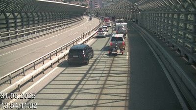 Webcam sur l'A2 en Suisse, à 1 kilomètre de la frontière avec l'Italie. Vue orientée vers Come