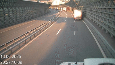 Webcam sur l'A2 en Suisse, à 1 kilomètre de la frontière avec l'Italie. Vue orientée vers Come