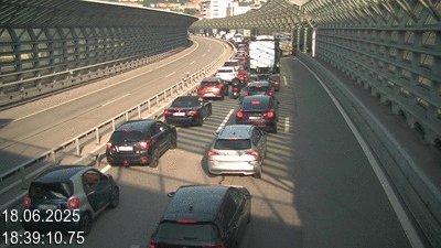 Webcam sur l'A2 en Suisse, à 1 kilomètre de la frontière avec l'Italie. Vue orientée vers Come