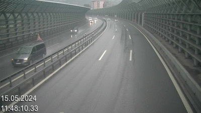 Webcam sur l'A2 en Suisse, à 1 kilomètre de la frontière avec l'Italie. Vue orientée vers Come