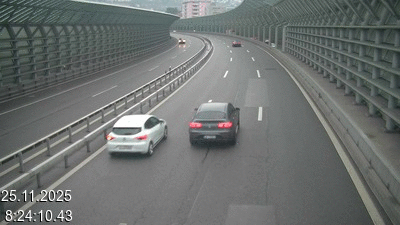 Webcam sur l'A2 en Suisse, à 1 kilomètre de la frontière avec l'Italie. Vue orientée vers Come