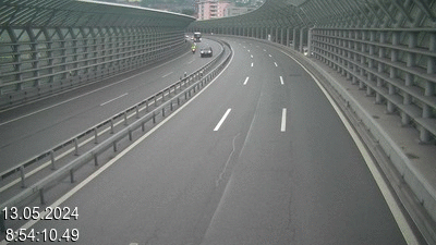 Webcam sur l'A2 en Suisse, à 1 kilomètre de la frontière avec l'Italie. Vue orientée vers Come