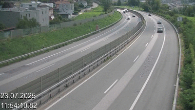 Caméra à hauteur de la station service de Coldrerio, avant Balerna. Vue orientée vers la frontière avec l'Italie se trouvant à 3 kilomètres.