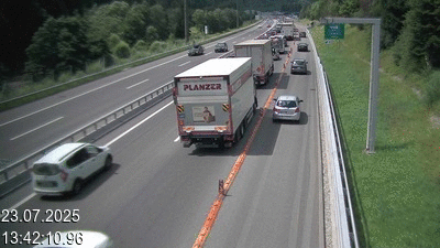 Webcam située à Quinto, avant Airolo et le Tunnel du Gothard. Vue orientée vers le nord