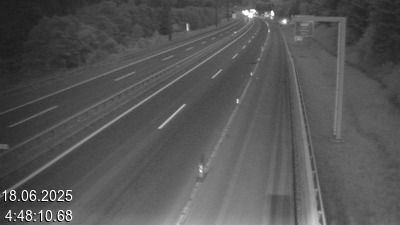 Webcam située à Quinto, avant Airolo et le Tunnel du Gothard. Vue orientée vers le nord