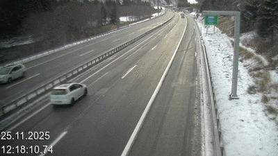 Webcam située à Quinto, avant Airolo et le Tunnel du Gothard. Vue orientée vers le nord