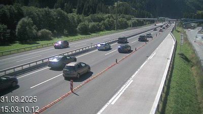 <h2>Webcam à 500 mètres de la station service San Gottardo Sud (Stalvedro) avant le tunnel du Gothard à Airolo sur l'autoroute A2 en Suisse en direction de Bâle</h2>