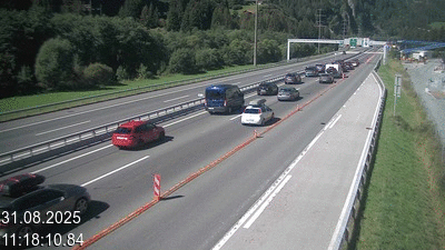 <h2>Webcam à 500 mètres de la station service San Gottardo Sud (Stalvedro) avant le tunnel du Gothard à Airolo sur l'autoroute A2 en Suisse en direction de Bâle</h2>