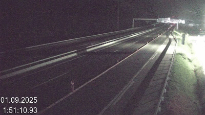 Webcam à 500 mètres de la station service San Gottardo Sud (Stalvedro) avant le tunnel du Gothard à Airolo sur l'autoroute A2 en Suisse en direction de Bâle