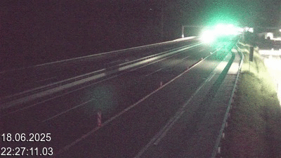 Webcam à 500 mètres de la station service San Gottardo Sud (Stalvedro) avant le tunnel du Gothard à Airolo sur l'autoroute A2 en Suisse en direction de Bâle
