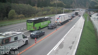 Webcam à 500 mètres de la station service San Gottardo Sud (Stalvedro) avant le tunnel du Gothard à Airolo sur l'autoroute A2 en Suisse en direction de Bâle