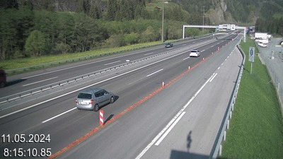 <h2>Webcam à 500 mètres de la station service San Gottardo Sud (Stalvedro) avant le tunnel du Gothard à Airolo sur l'autoroute A2 en Suisse en direction de Bâle</h2>