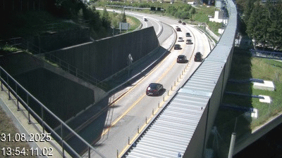 <h2>Webcam avant le tunnel du Gothard à Airolo sur l'autoroute A2 en Suisse. Vue orientée vers le nord</h2>