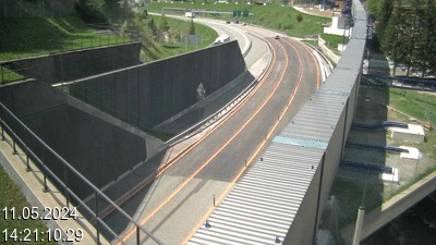 <h2>Webcam avant le tunnel du Gothard à Airolo sur l'autoroute A2 en Suisse. Vue orientée vers le nord</h2>