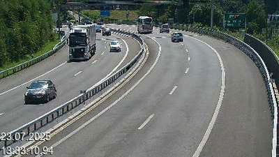 Webcam sur l'A2 en Suisse au sud de Lugano, à l'entrée du tunnel San Salvatore (Galleria Grancia). Vue orientée vers Como et Milan