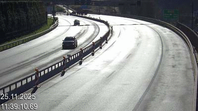 <h2>Webcam sur l'A2 en Suisse au sud de Lugano, à l'entrée du tunnel San Salvatore (Galleria Grancia). Vue orientée vers Como et Milan</h2>