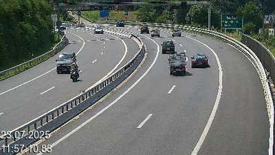Webcam sur l'A2 en Suisse au sud de Lugano, à l'entrée du tunnel San Salvatore (Galleria Grancia). Vue orientée vers Como et Milan