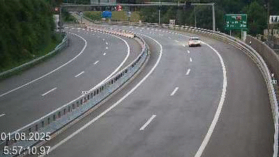 Webcam sur l'A2 en Suisse au sud de Lugano, à l'entrée du tunnel San Salvatore (Galleria Grancia). Vue orientée vers Como et Milan