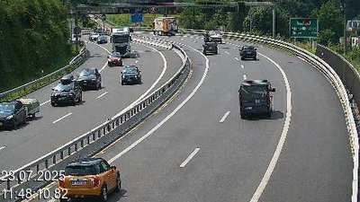 Webcam sur l'A2 en Suisse au sud de Lugano, à l'entrée du tunnel San Salvatore (Galleria Grancia). Vue orientée vers Como et Milan