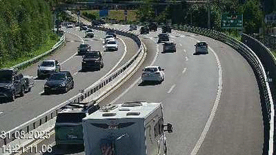 Webcam sur l'A2 en Suisse au sud de Lugano, à l'entrée du tunnel San Salvatore (Galleria Grancia). Vue orientée vers Como et Milan