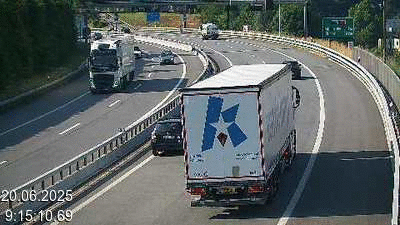 <h2>Webcam sur l'A2 en Suisse au sud de Lugano, à l'entrée du tunnel San Salvatore (Galleria Grancia). Vue orientée vers Como et Milan</h2>